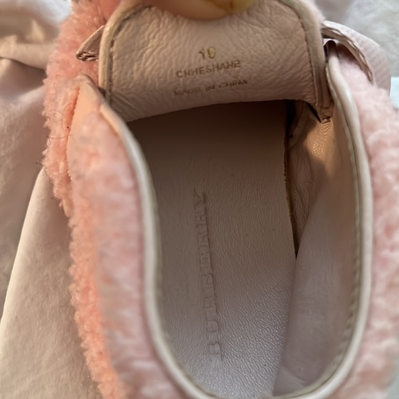 Burberry Sheepskin Infant Booties - Picture 6 of 7